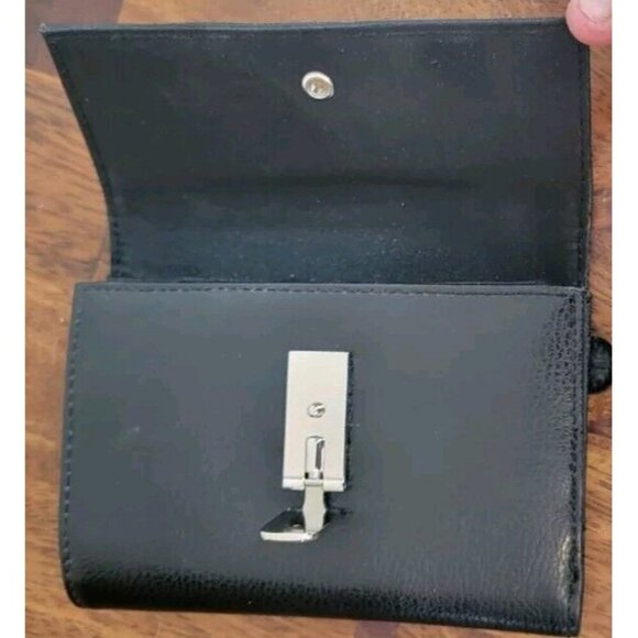 Liz Claiborne Women Tri-Fold Wallet Billfold Synthetic Vegan Faux Leather - Picture 4 of 5